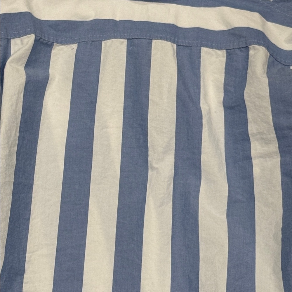 XL SLIM FIT BUTTON UP - Picture 7 of 8